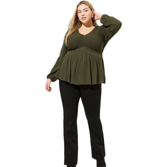 Torrid Fluttery Top Blouse Rayon Long Sleeve Shirred Smocked Empire Bust Waist - Picture 8 of 14